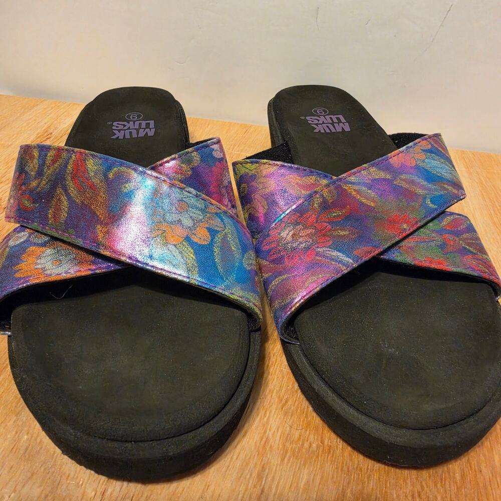 Muk Luks Slide Sandals iridescent crisscross strap multicolored floral/paisley 9 - Picture 2 of 5